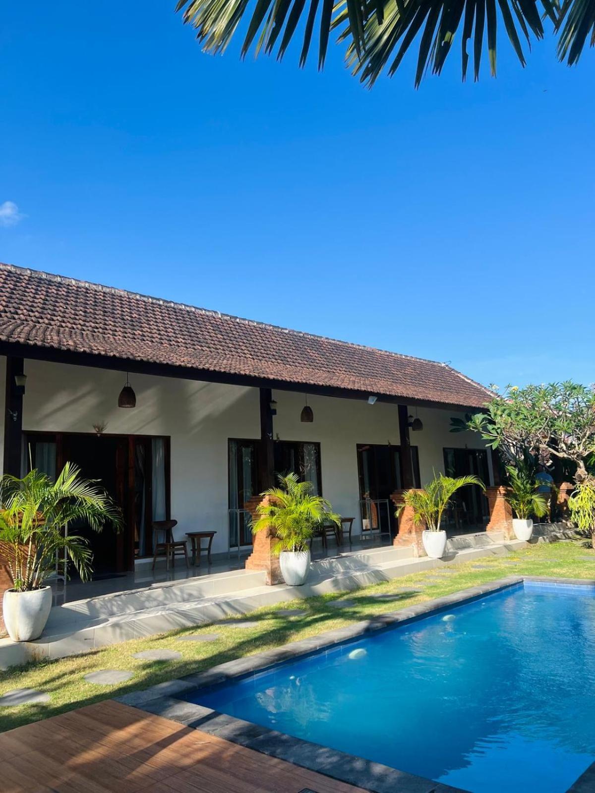 Wiryaroja Guest House Canggu  Exterior photo