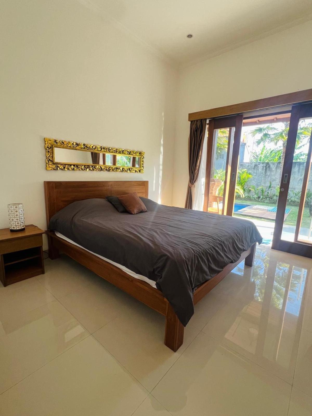 Wiryaroja Guest House Canggu  Exterior photo