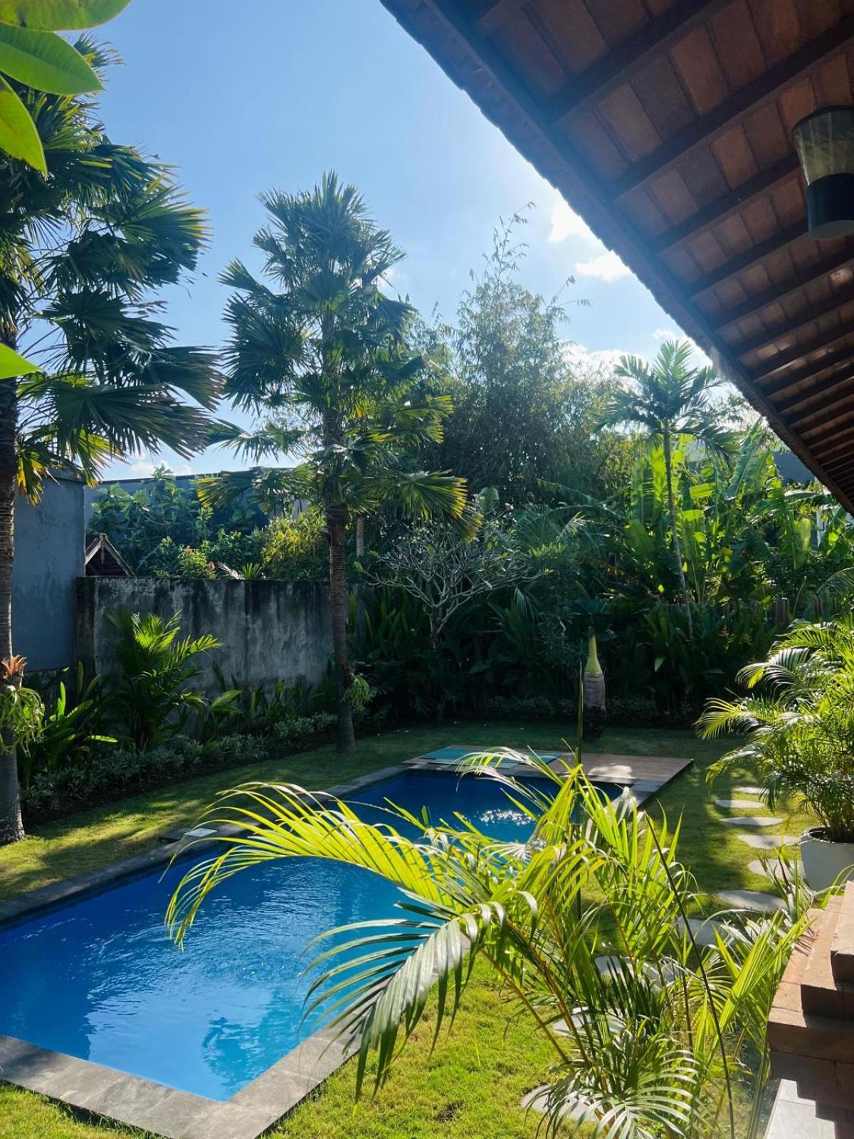 Wiryaroja Guest House Canggu  Exterior photo